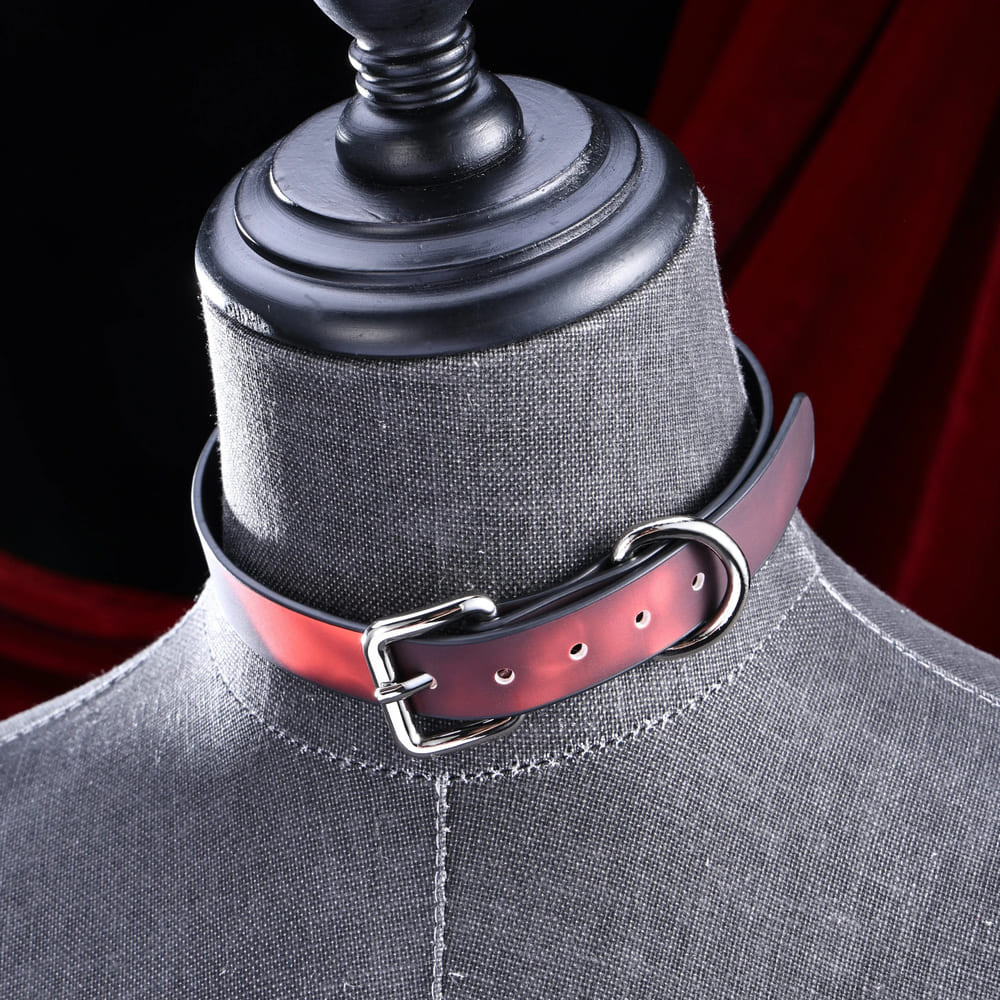 Aura-Heat-Reactive-Leather-BDSM-Collar