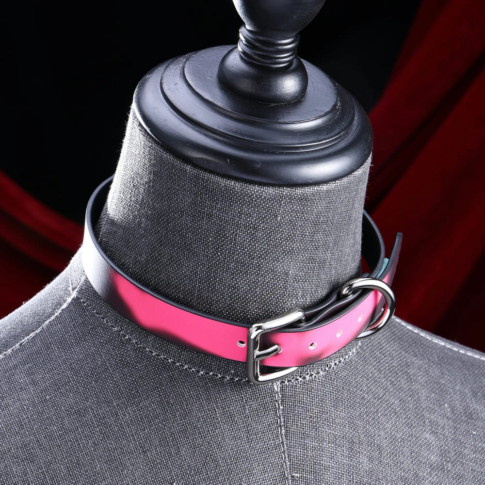 Aura-Heat-Reactive-Leather-BDSM-Collar
