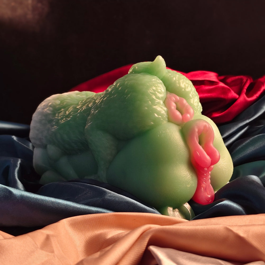 Stimulating Fantasy Alien Pocket Pussy - Dual-Channel Silicone Sex Toys for Men