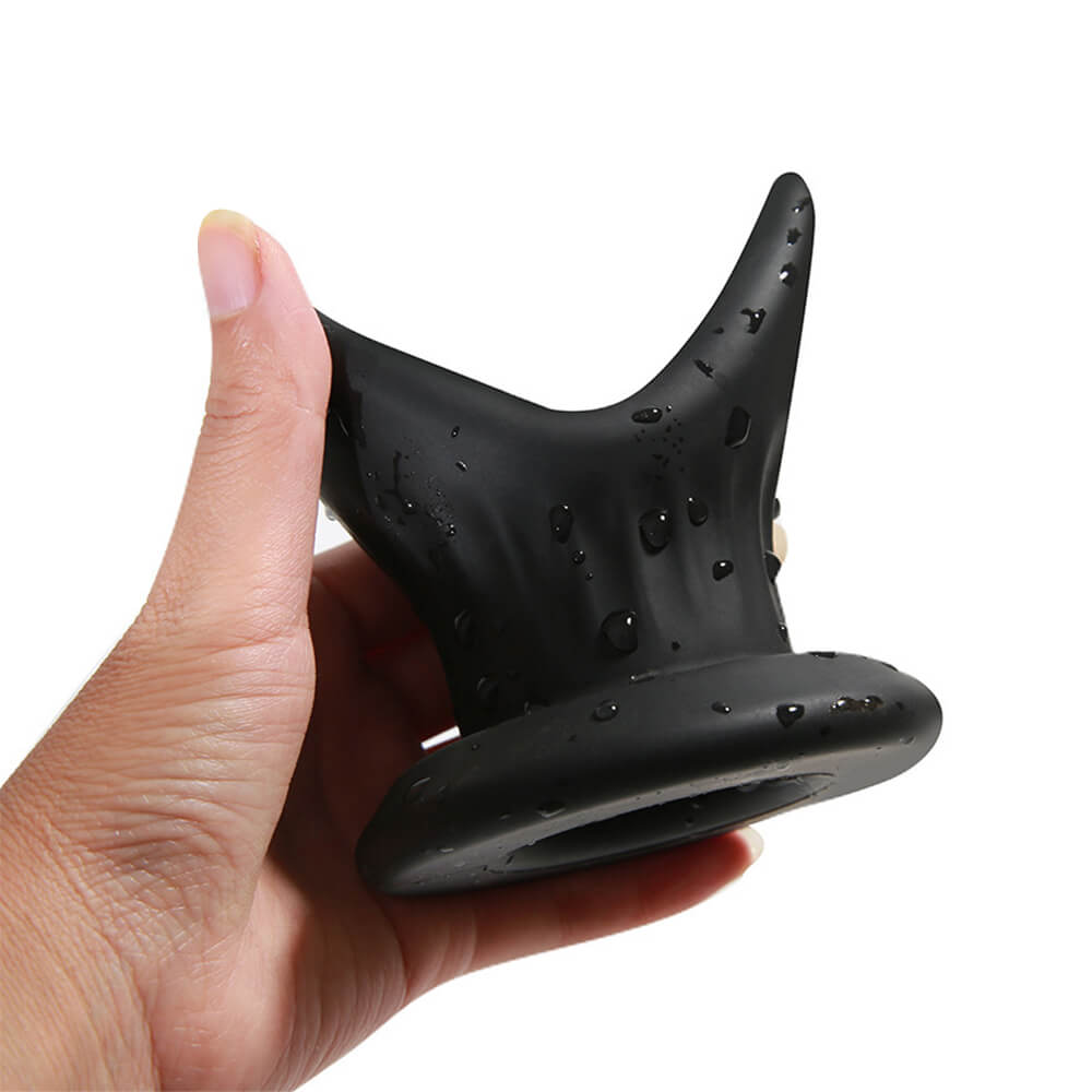 haven-huge-silicone-tunnel-anal-plug-3