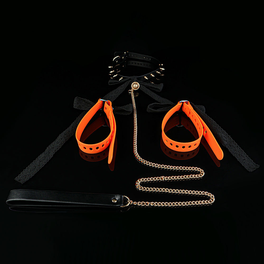 Drape Chain Collar Nipple Clamps with Heart Pendant — BDSM Bondage Nipple Stimulator Set